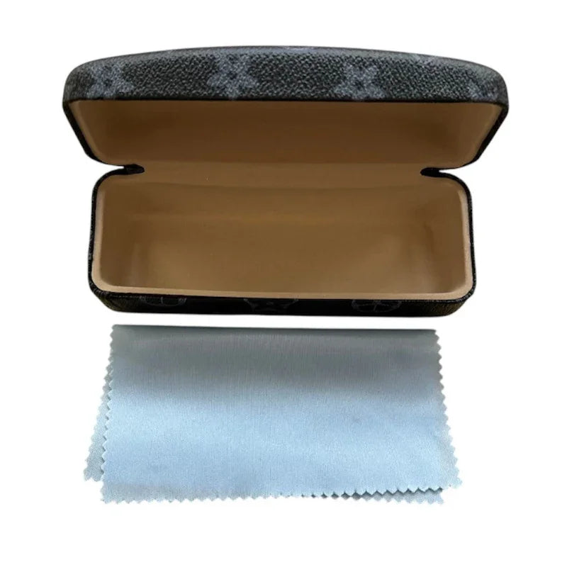 Boîtier à lunette rigide - C'est Elle