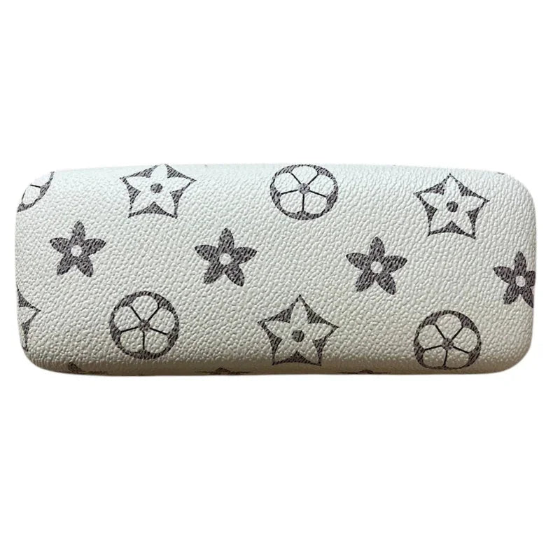 Boîtier à lunette rigide - C'est Elle