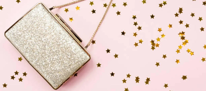 Pochette de soirée dorée à paillettes avec chaîne, décor étoilé, accessoire femme élégant