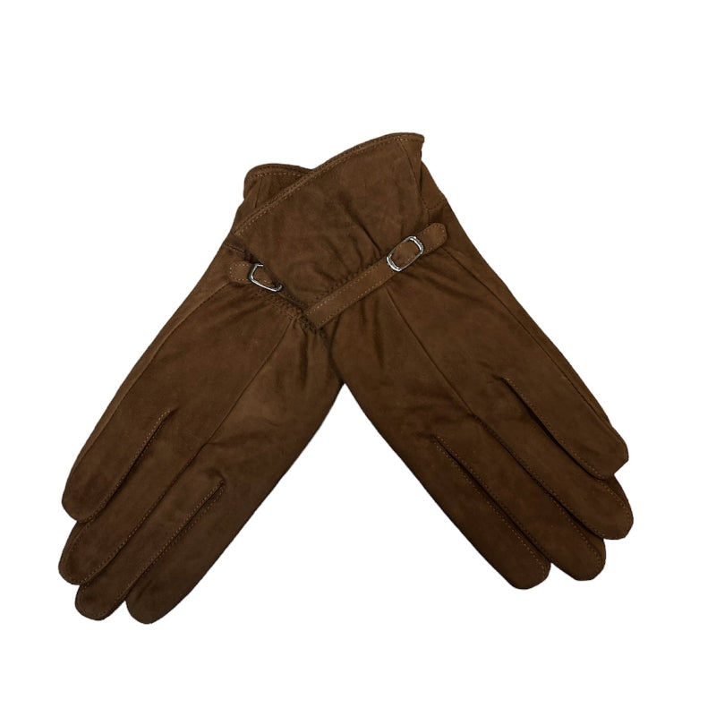 Mettez la tendance avec ces gants cuir suède brun C'est Elle ultra doux et leger! Vous serez confortablement couvert, mais avec un style audacieux! Gant femme parfaite pour donner à votre look un twist chic et distingué!