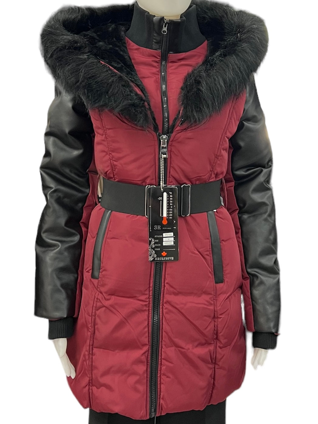 Le manteau d'hiver 3R Arctic Wear comporte une chaleur assurée pour vous garder au chaud toute l'année! Disponible en bourgogne, ce manteau est la pièce parfaite pour avoir un look élégant même en plein hiver. Beaucoup de style et une chaleur bonus en option!
