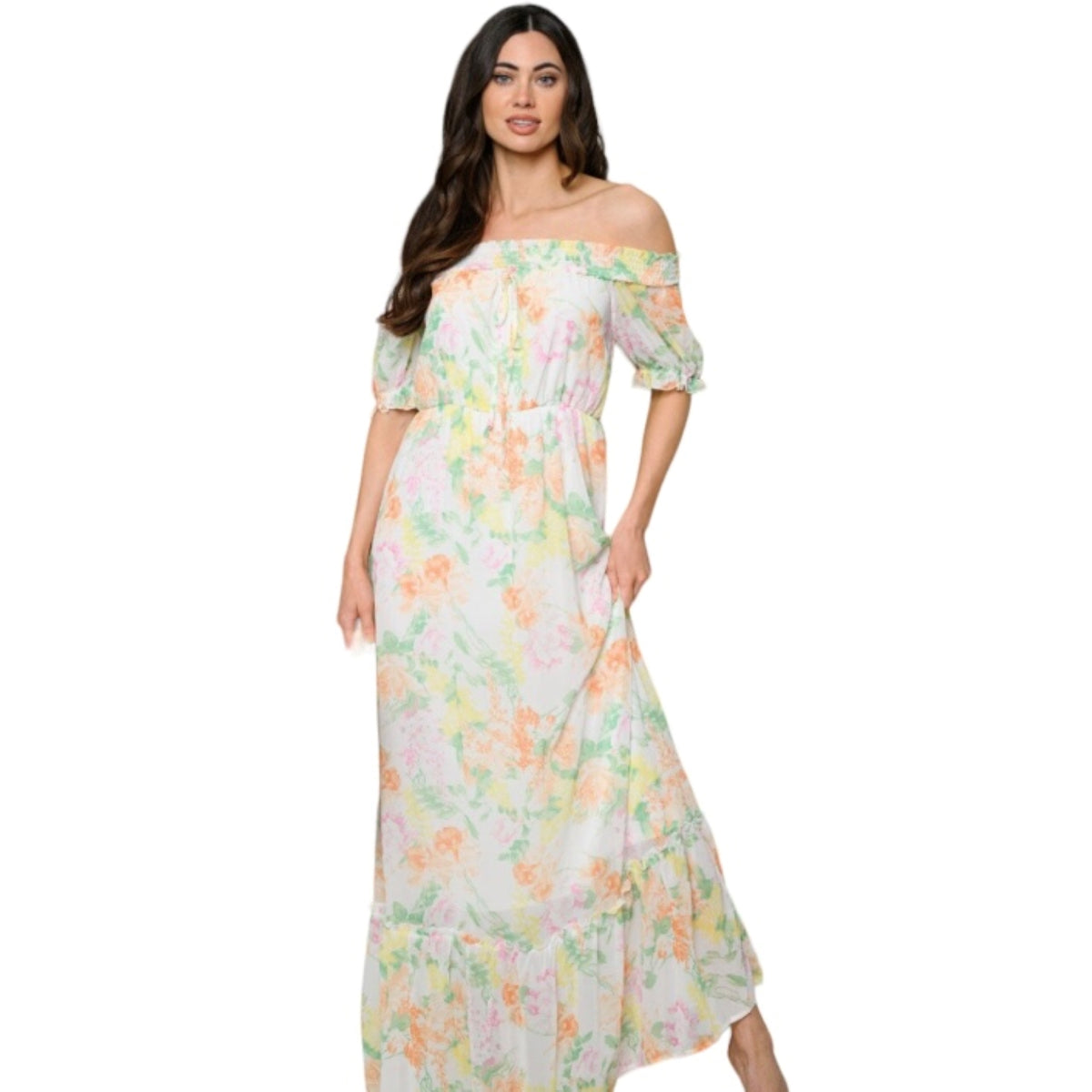 Cette magnifique robe soleil pour le sud est un vêtement croisière must-have pour chaque collection de mode. La robe longue ivoire en voile fleuri, avec une élastique à la taille et des épaules dénudées et un volant au bas, est unique et exclusive à C'est Elle. La doublure intérieure douce et légère assurera un confort optimal tout au long de la journée et ne laissera pas parraitre vos sous vêtement. Une robe fleurie chic et luxueuse parfaite pour toutes les occasions.