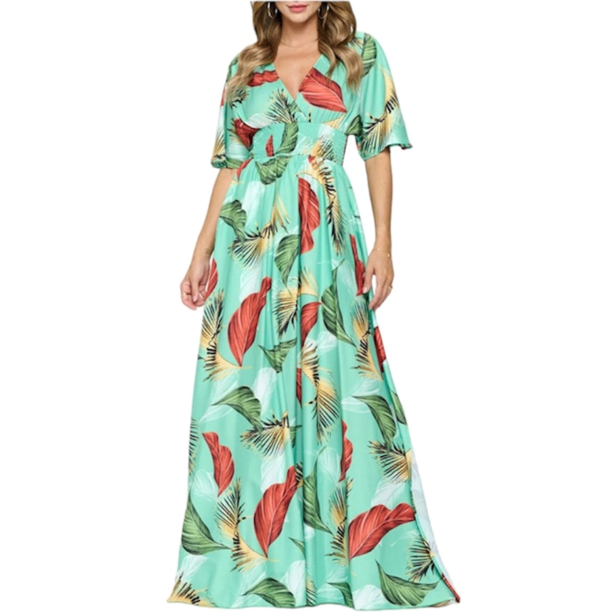 Rehaussez votre style avec notre robe tropicale longue ! Des grosses feuilles sur un fond vert, cette robe vous transportera instantanément sous les tropiques. Profitez des degrés de confort et de légèreté grâce à sa matière de qualité supérieure. Un incontournable pour une tenue estivale élégante et décontractée.